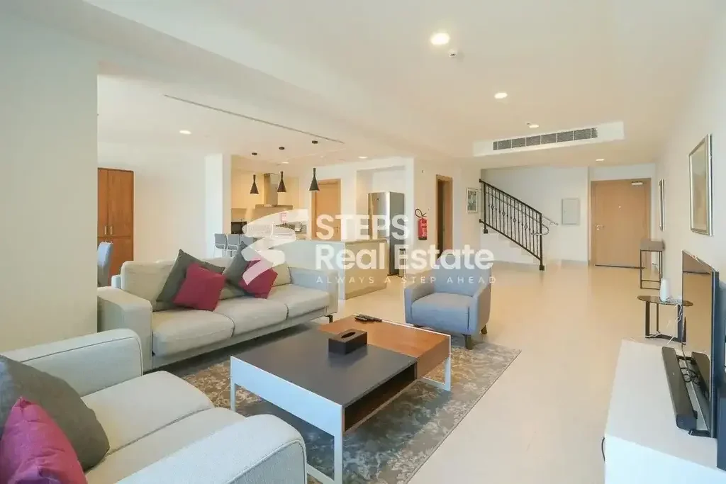 3 Bedrooms  Penthouse  For Rent  in Doha -  The Pearl  Fully Furnished