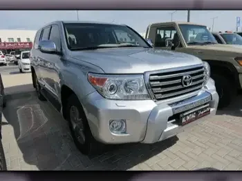 Toyota  Land Cruiser  GXR  2015  Automatic  174,000 Km  8 Cylinder  Four Wheel Drive (4WD)  SUV  Silver