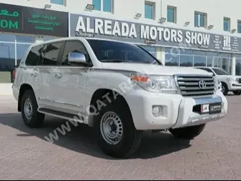 Toyota  Land Cruiser  GXR  2015  Automatic  275,000 Km  8 Cylinder  Four Wheel Drive (4WD)  SUV  White