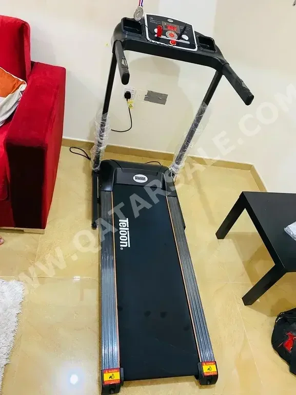 آلات معدات الجيم - جهاز المشي  - أسود  - تيلون  ضمان  مع التركيب  مع التسليم