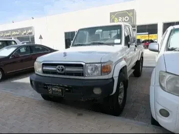 Toyota  Land Cruiser  LX  2011  Manual  250,000 Km  6 Cylinder  Four Wheel Drive (4WD)  Pick Up  White