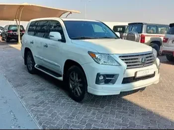 Lexus  LX  570  2013  Automatic  200,000 Km  8 Cylinder  Four Wheel Drive (4WD)  SUV  White