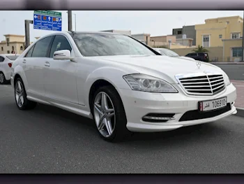 مرسيدس - بنز  اس - كلاس  350 AMG  2011  اوتوماتيك  226,000 كم  6 سلندر  دفع خلفي  سيدان  أبيض لؤلؤي