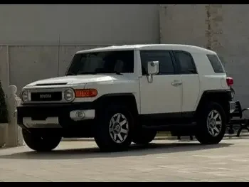 Toyota  FJ Cruiser  2015  Automatic  209,000 Km  6 Cylinder  Four Wheel Drive (4WD)  SUV  White