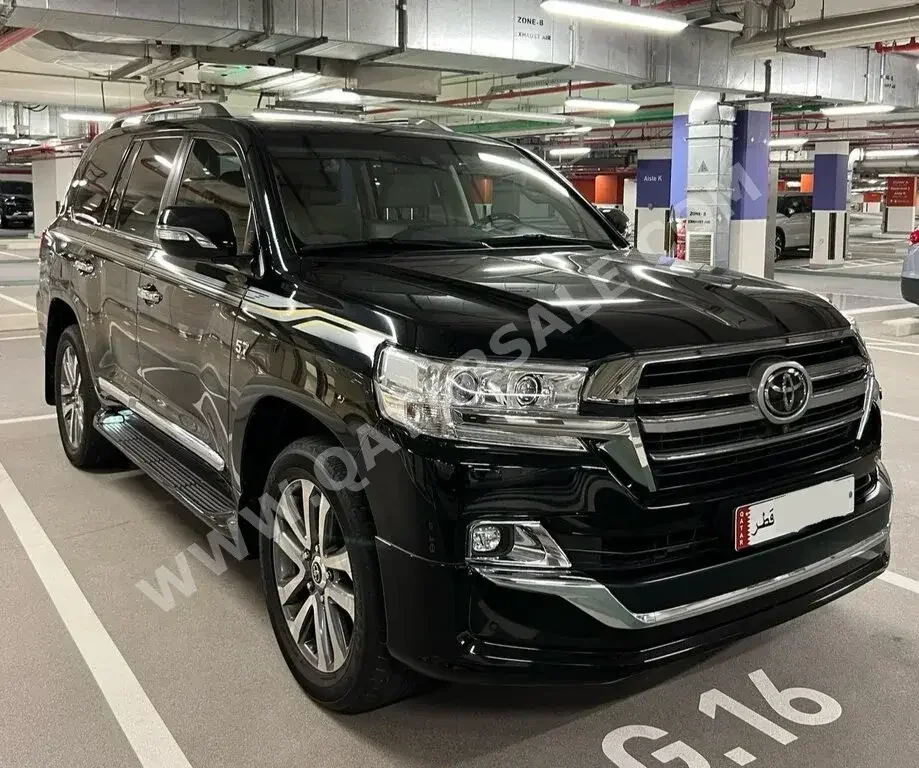 Toyota  Land Cruiser  VXR  2019  Automatic  75,000 Km  8 Cylinder  Four Wheel Drive (4WD)  SUV  Black