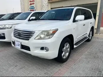 Lexus  LX  570  2011  Automatic  286,000 Km  8 Cylinder  Four Wheel Drive (4WD)  SUV  White