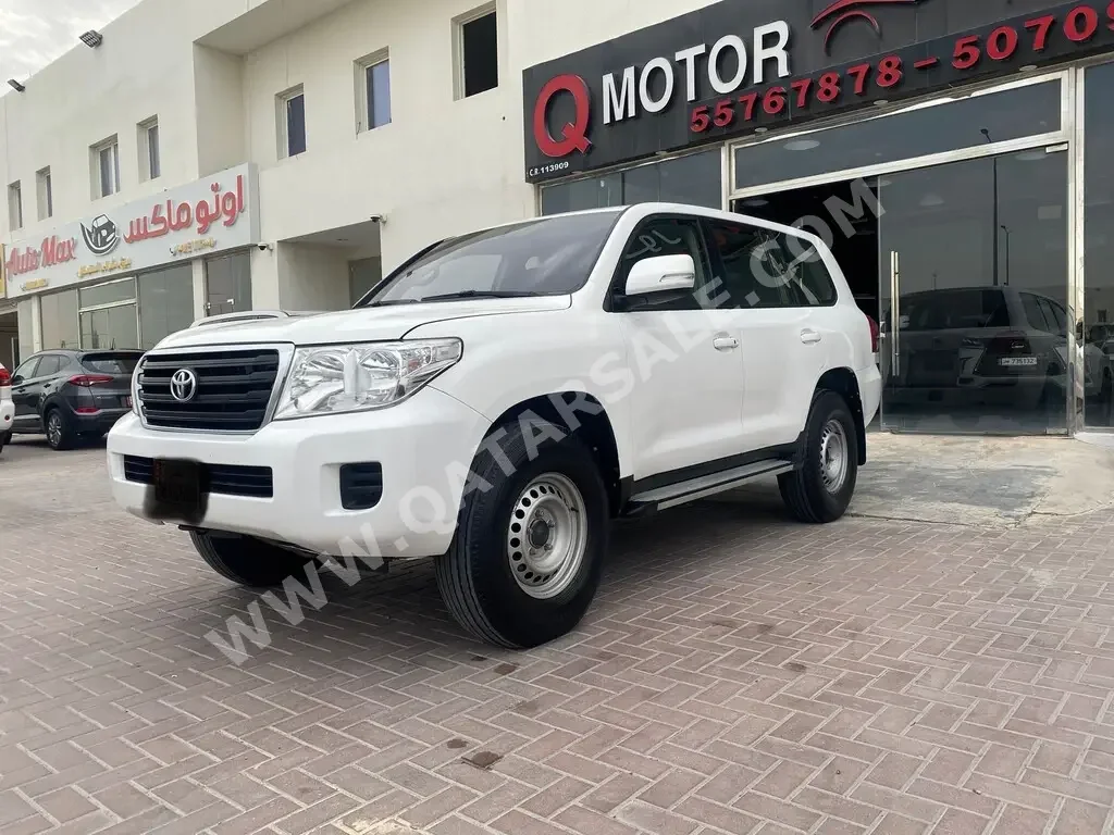 Toyota  Land Cruiser  G  2013  Automatic  315,000 Km  6 Cylinder  Four Wheel Drive (4WD)  SUV  White