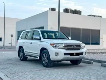 Toyota  Land Cruiser  VXR  2013  Automatic  349,000 Km  8 Cylinder  Four Wheel Drive (4WD)  SUV  White