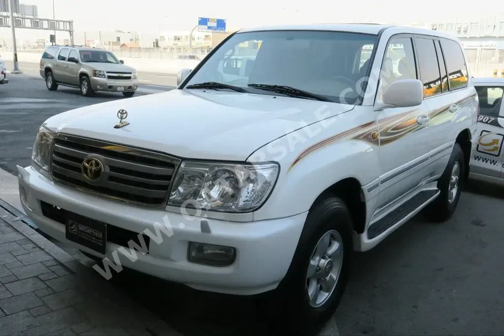 Toyota  Land Cruiser  GXR  2007  Manual  270,000 Km  6 Cylinder  Four Wheel Drive (4WD)  SUV  White