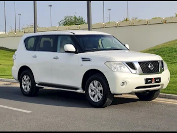 Nissan  Patrol  SE  2013  Automatic  220,000 Km  8 Cylinder  Four Wheel Drive (4WD)  SUV  White