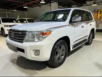 Toyota  Land Cruiser  GXR  2015  Automatic  266,000 Km  8 Cylinder  Four Wheel Drive (4WD)  SUV  White