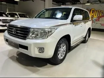 Toyota  Land Cruiser  GX  2013  Automatic  274,000 Km  6 Cylinder  Four Wheel Drive (4WD)  SUV  White