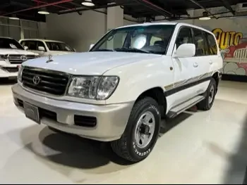 Toyota  Land Cruiser  GXR  2000  Manual  489,000 Km  6 Cylinder  Four Wheel Drive (4WD)  SUV  White