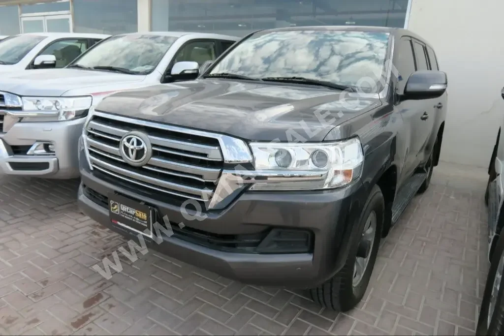 Toyota  Land Cruiser  GXR  2019  Automatic  252,000 Km  6 Cylinder  Four Wheel Drive (4WD)  SUV  Gray