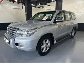 Toyota  Land Cruiser  VXR  2010  Automatic  373,000 Km  8 Cylinder  Four Wheel Drive (4WD)  SUV  Silver