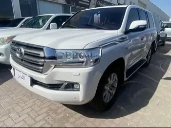 Toyota  Land Cruiser  VXR  2018  Automatic  154,000 Km  8 Cylinder  Four Wheel Drive (4WD)  SUV  White