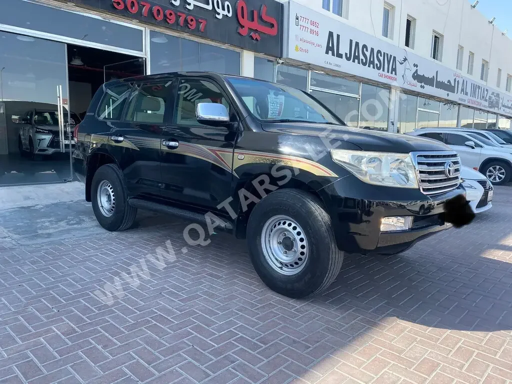 Toyota  Land Cruiser  GXR  2008  Automatic  323,000 Km  8 Cylinder  Four Wheel Drive (4WD)  SUV  Black