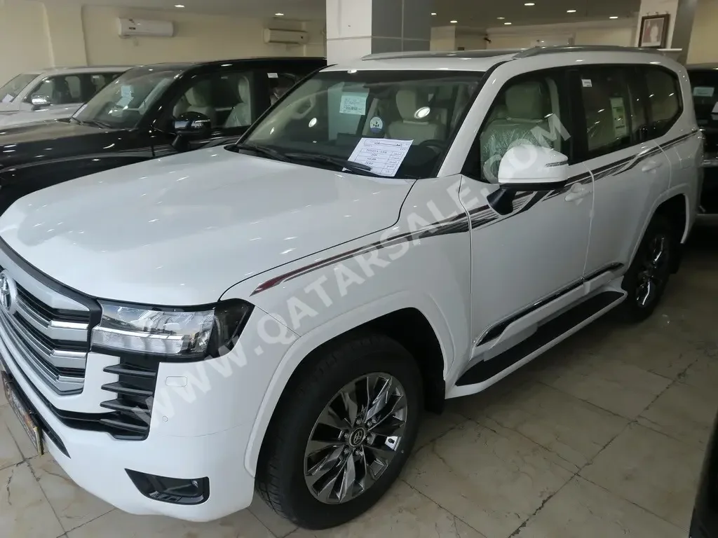  Toyota  Land Cruiser  GXR Twin Turbo  2024  Automatic  0 Km  6 Cylinder  Four Wheel Drive (4WD)  SUV  White  With Warranty