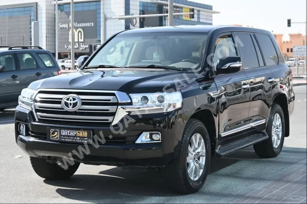 Toyota  Land Cruiser  GXR  2020  Automatic  114,000 Km  8 Cylinder  Four Wheel Drive (4WD)  SUV  Black