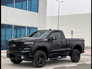 Chevrolet  Silverado  Trail Boss  2021  Automatic  55,000 Km  8 Cylinder  Four Wheel Drive (4WD)  Pick Up  Black  With Warranty