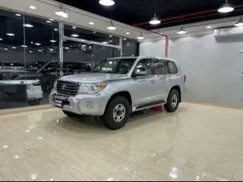 Toyota  Land Cruiser  GXR  2012  Automatic  292,000 Km  8 Cylinder  Four Wheel Drive (4WD)  SUV  Silver