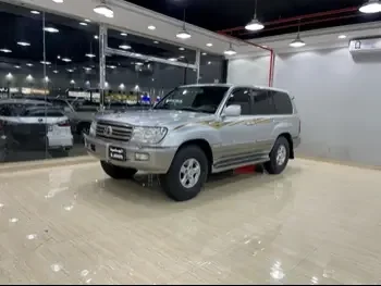 Toyota  Land Cruiser  VXR  2006  Automatic  0 Km  8 Cylinder  Four Wheel Drive (4WD)  SUV  Silver