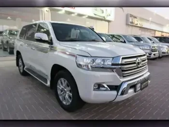 Toyota  Land Cruiser  GXR  2016  Automatic  150,000 Km  8 Cylinder  Four Wheel Drive (4WD)  SUV  White