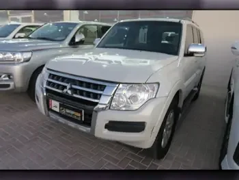 Mitsubishi  Pajero  GLS  2017  Automatic  176,000 Km  6 Cylinder  Four Wheel Drive (4WD)  SUV  White