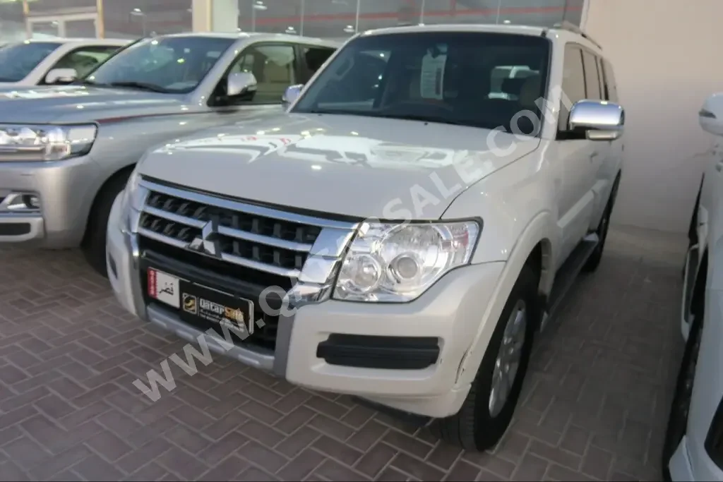 Mitsubishi  Pajero  GLS  2017  Automatic  176,000 Km  6 Cylinder  Four Wheel Drive (4WD)  SUV  White