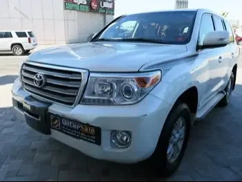 Toyota  Land Cruiser  GXR  2015  Automatic  301,000 Km  6 Cylinder  Four Wheel Drive (4WD)  SUV  White