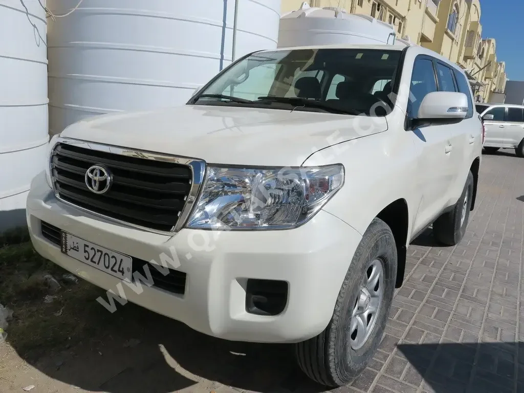 Toyota  Land Cruiser  G  2012  Automatic  39,000 Km  6 Cylinder  Four Wheel Drive (4WD)  SUV  Pearl