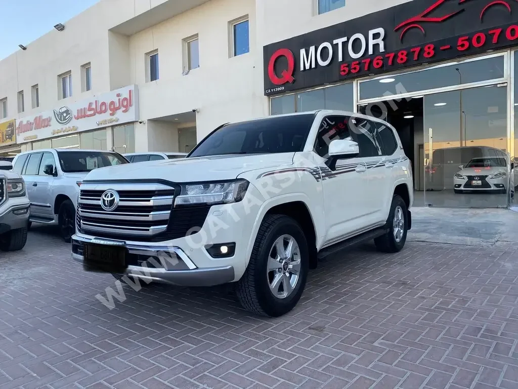 Toyota  Land Cruiser  GXR  2022  Automatic  47,000 Km  6 Cylinder  Four Wheel Drive (4WD)  SUV  White  With Warranty