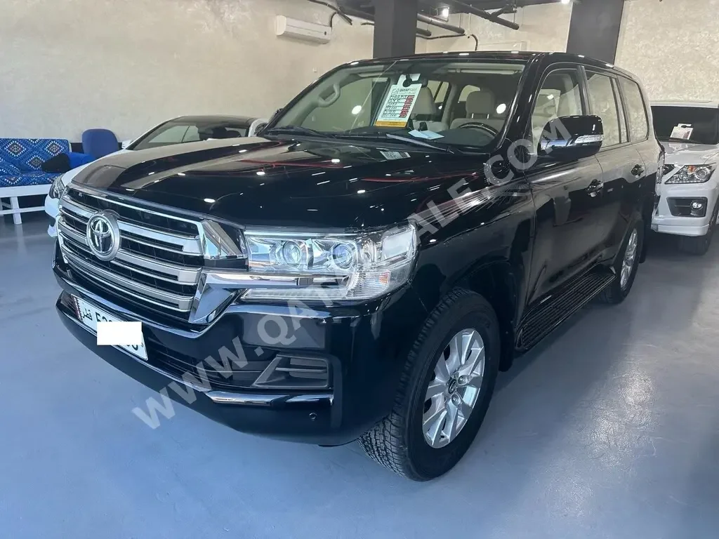 Toyota  Land Cruiser  GXR  2019  Automatic  117,000 Km  6 Cylinder  Four Wheel Drive (4WD)  SUV  Black