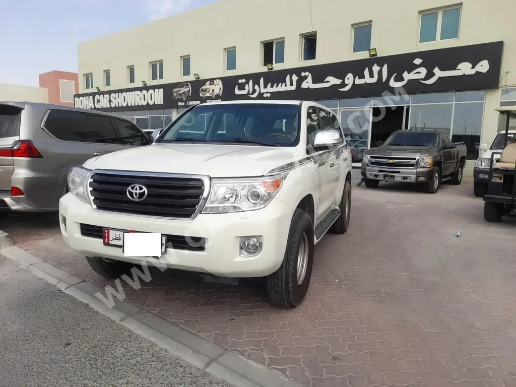 Toyota  Land Cruiser  GXR  2012  Automatic  248,000 Km  6 Cylinder  Four Wheel Drive (4WD)  SUV  White