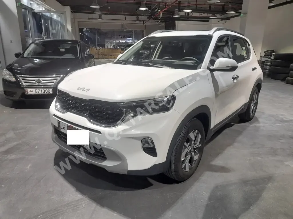 Kia  Sonet  2022  Automatic  4,000 Km  4 Cylinder  Rear Wheel Drive (RWD)  SUV  White  With Warranty