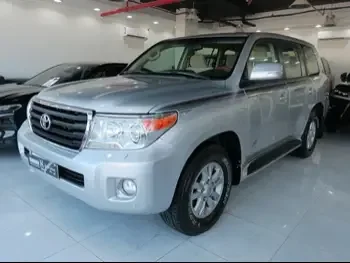 Toyota  Land Cruiser  GXR  2015  Automatic  195,000 Km  6 Cylinder  Four Wheel Drive (4WD)  SUV  Silver