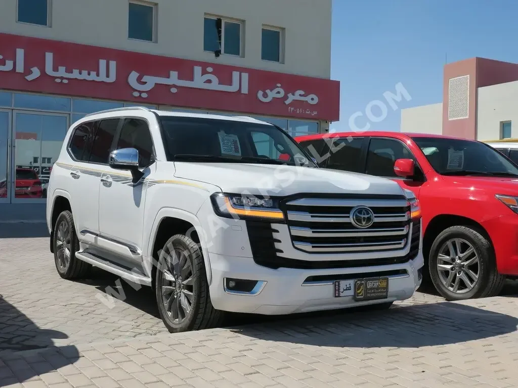 Toyota  Land Cruiser  VX Twin Turbo  2023  Automatic  35,045 Km  6 Cylinder  Four Wheel Drive (4WD)  SUV  White  With Warranty