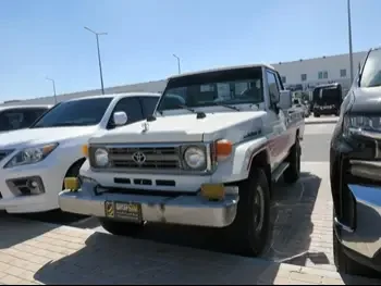 Toyota  Land Cruiser  LX  1993  Manual  285,000 Km  6 Cylinder  Four Wheel Drive (4WD)  Pick Up  White