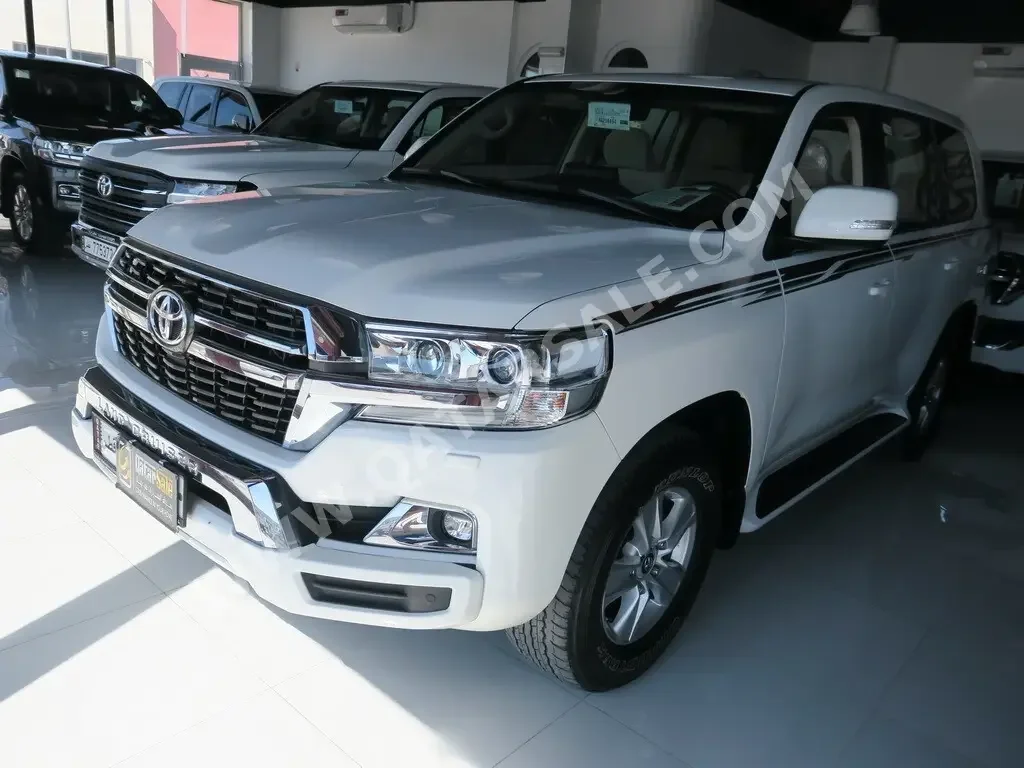 Toyota  Land Cruiser  GXR  2021  Automatic  66,000 Km  6 Cylinder  Four Wheel Drive (4WD)  SUV  White