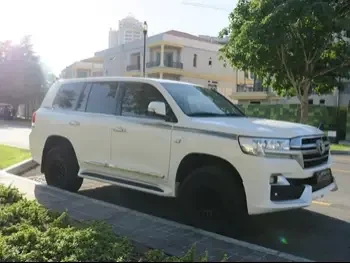 Toyota  Land Cruiser  VXR  2016  Automatic  195,000 Km  8 Cylinder  Four Wheel Drive (4WD)  SUV  White