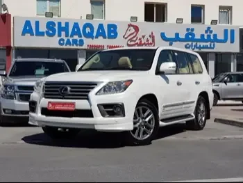 Lexus  LX  570  2013  Automatic  224,000 Km  8 Cylinder  Four Wheel Drive (4WD)  SUV  White