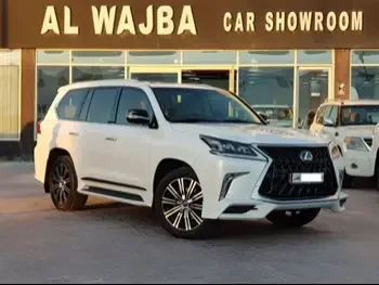 Lexus  LX  570  2017  Automatic  200,000 Km  8 Cylinder  Four Wheel Drive (4WD)  SUV  White