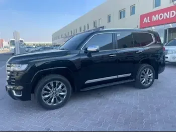 Toyota  Land Cruiser  VXR Twin Turbo  2022  Automatic  28,000 Km  6 Cylinder  Four Wheel Drive (4WD)  SUV  Black  With Warranty