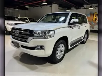 Toyota  Land Cruiser  GXR  2018  Automatic  236,000 Km  8 Cylinder  Four Wheel Drive (4WD)  SUV  White