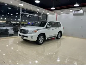 Toyota  Land Cruiser  GXR  2014  Automatic  40,000 Km  8 Cylinder  Four Wheel Drive (4WD)  SUV  White