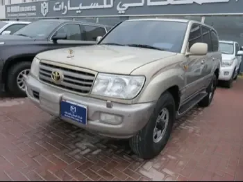 Toyota  Land Cruiser  VXR  2006  Automatic  650,000 Km  8 Cylinder  Four Wheel Drive (4WD)  SUV  Gold