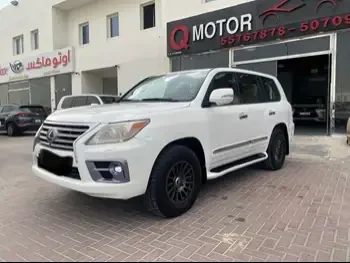 Lexus  LX  570  2014  Automatic  453,000 Km  8 Cylinder  Four Wheel Drive (4WD)  SUV  White