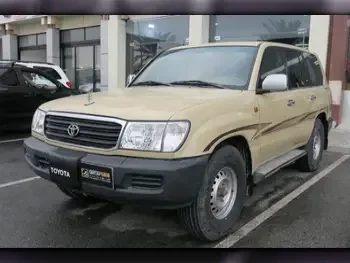 Toyota  Land Cruiser  GX  2002  Automatic  300,000 Km  6 Cylinder  Four Wheel Drive (4WD)  SUV  Beige