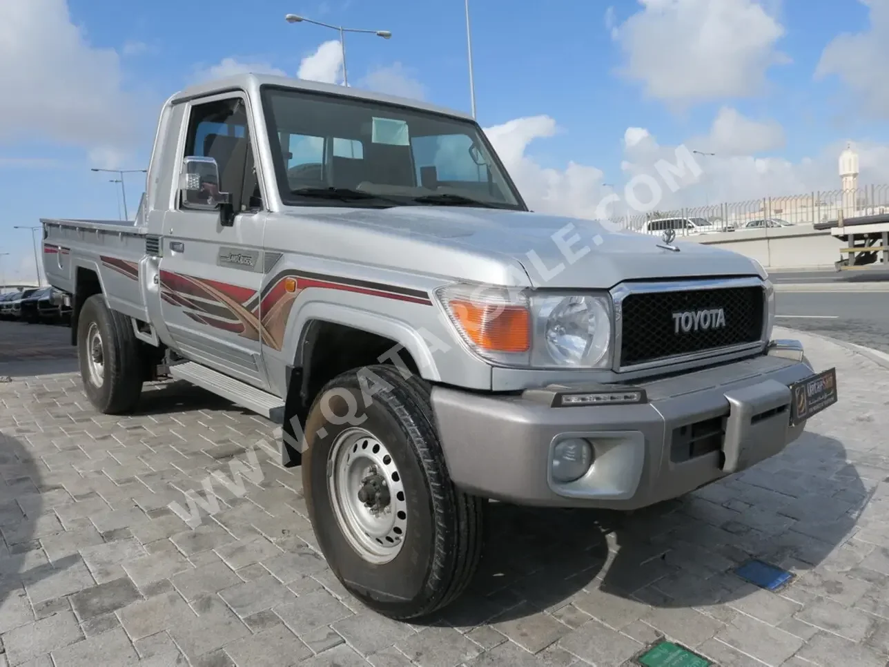 Toyota  Land Cruiser  LX  2021  Manual  86,000 Km  6 Cylinder  Four Wheel Drive (4WD)  Pick Up  Silver