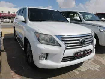 Lexus  LX  570  2013  Automatic  205,000 Km  8 Cylinder  Four Wheel Drive (4WD)  SUV  White